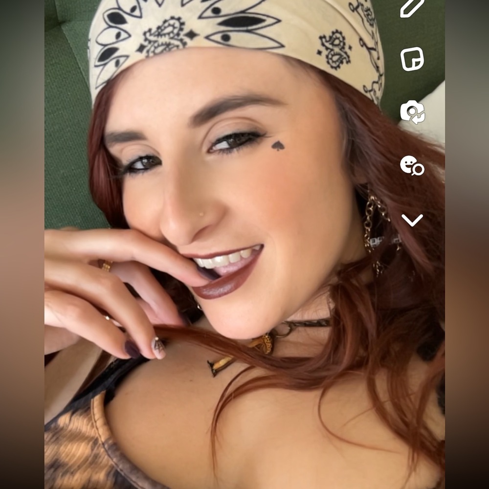 Meet your Posher, Sierra